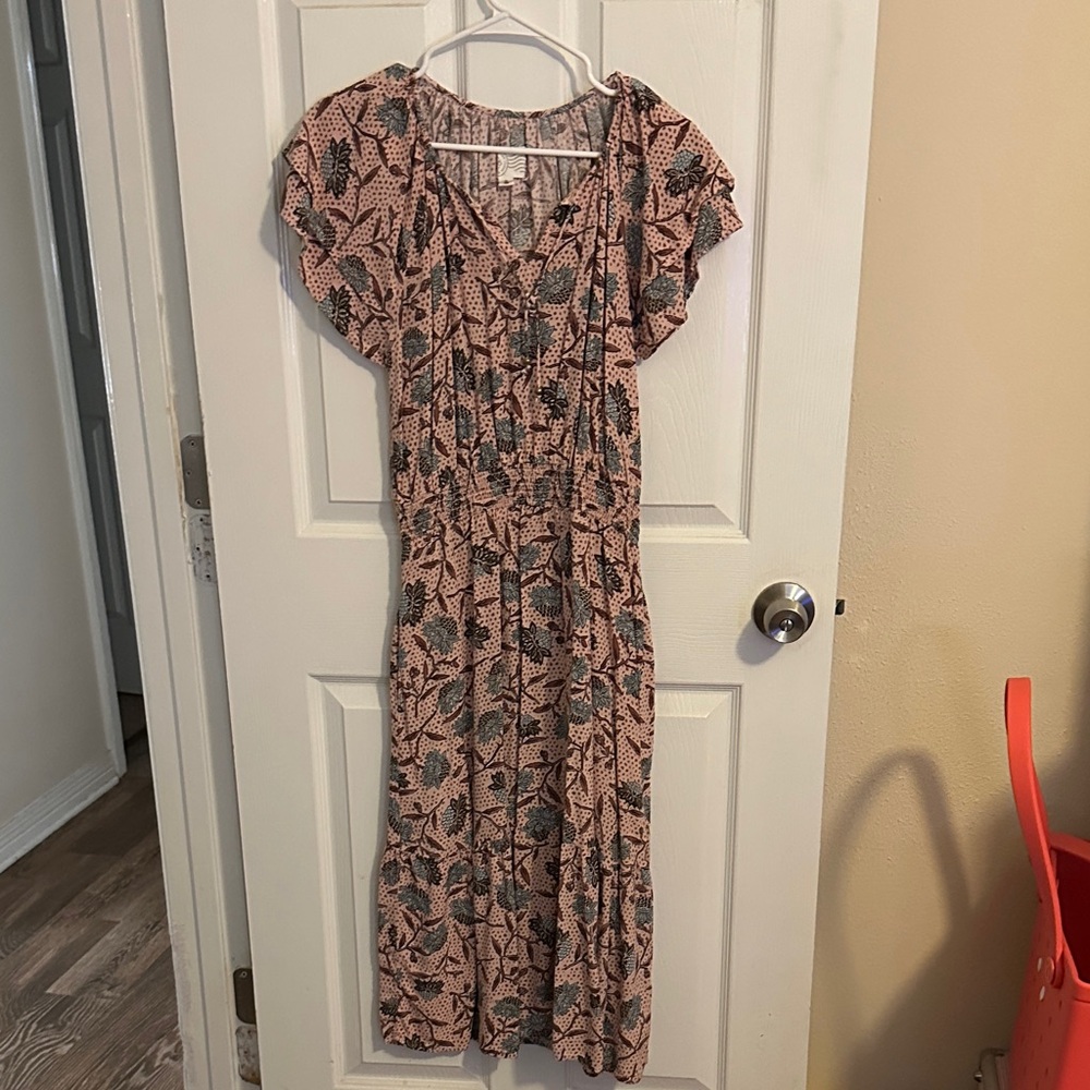 Chic Pink and Black Floral Midi Dress